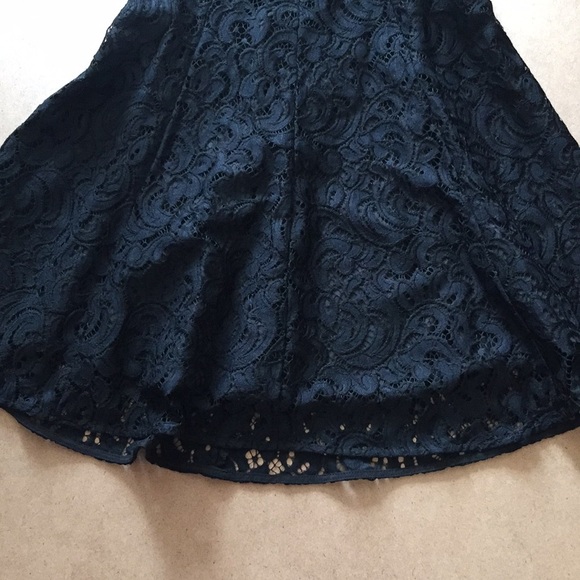 Classy A line black lace dress - Picture 2 of 4